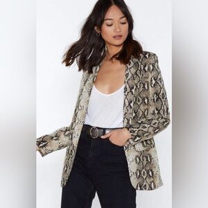 JOSEPH RIBKOFF Sz 8 Snake Print Soft Shell Unlined Shoulder Pads Blazer Jacket